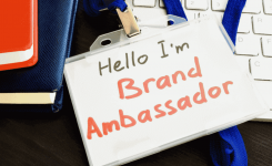 Brand ambassador, brand advocate e influencer: chi sono e cosa fanno per le aziende?